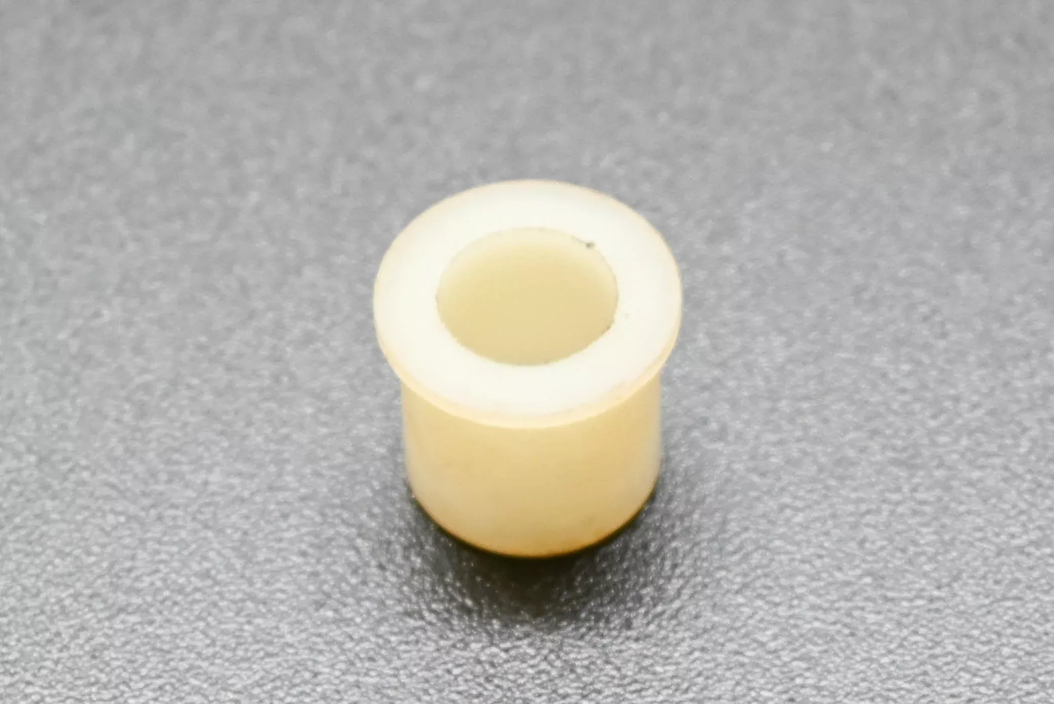 Bolens 118-5647, 1185647 Nylon Idler Bushing NOS